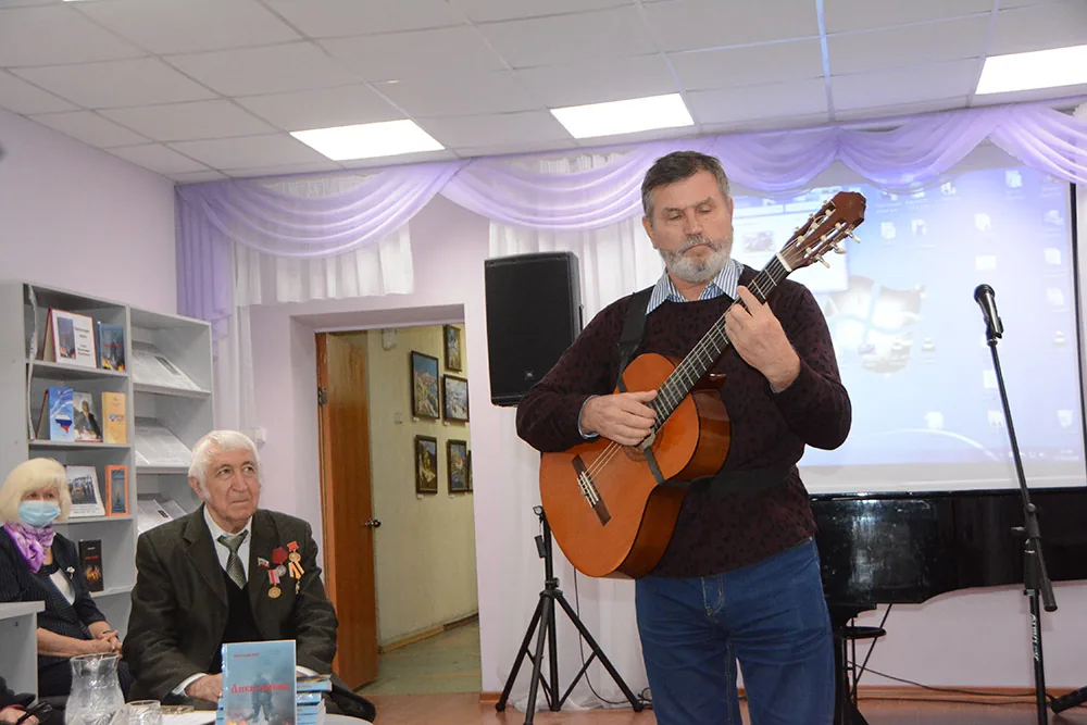ПРЕЗЕНТАЦИЯ КНИГИ «ЛИКИ ВОЙНЫ» В ГОРОДСКОЙ ЦЕНТРАЛЬНОЙ БИБЛИОТЕКЕ